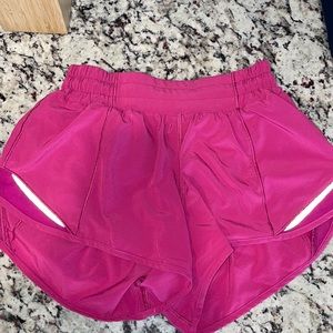 Lululemon Hotty Hot 2.5” Size 2
